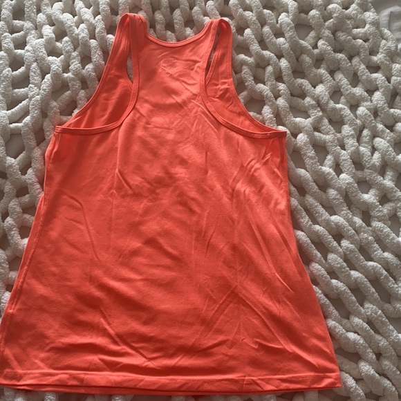 Nike shirt - Picture 2 of 3